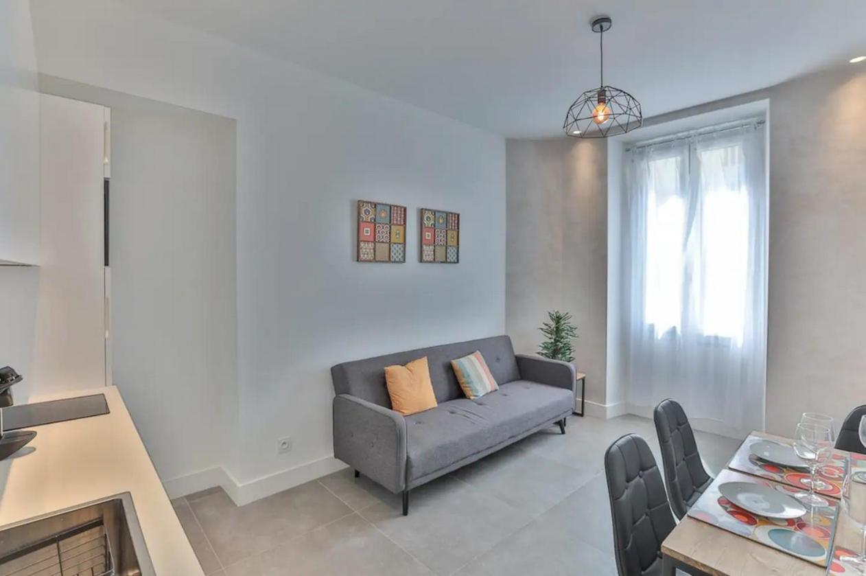 Appartement Superbe F1 Au Coeur Du Carre D'or Terrasse/clim *